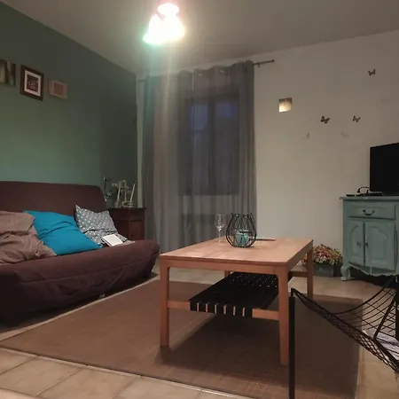 Maison Au Coeur D'un Petit Village