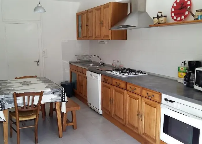 Maison Au Coeur D'un Petit Village *