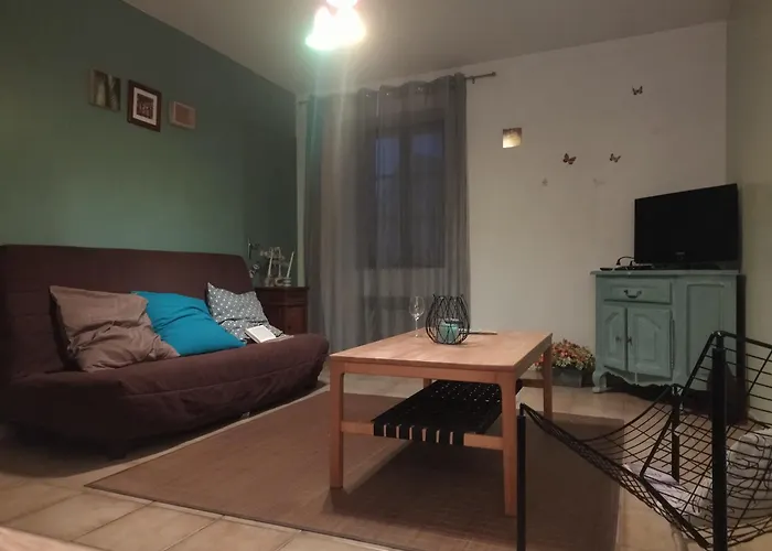 Maison Au Coeur D'un Petit Village