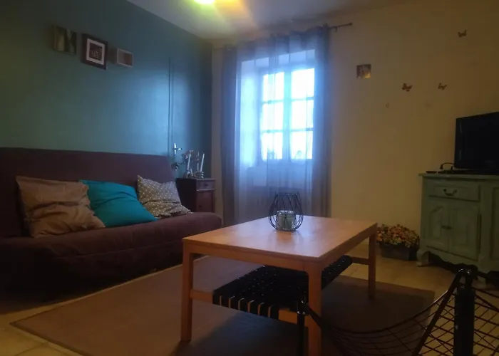 Maison Au Coeur D'un Petit Village * Goutrens